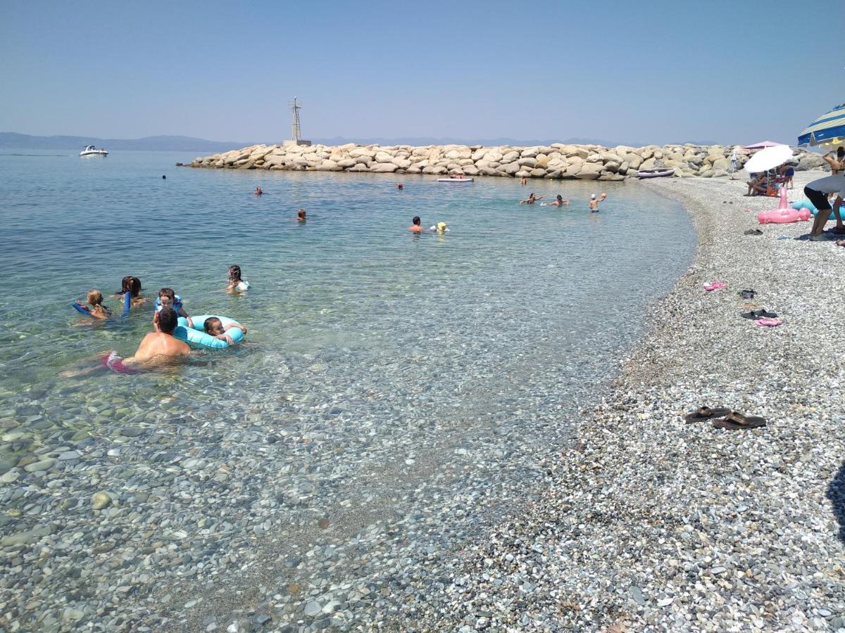דירות Akrogiali Agali 2 Maizonette Front Of The Sea מראה חיצוני תמונה
